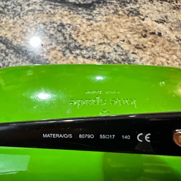 Kate Spade sunglasses • Black • Cat Eye - Picture 3 of 3